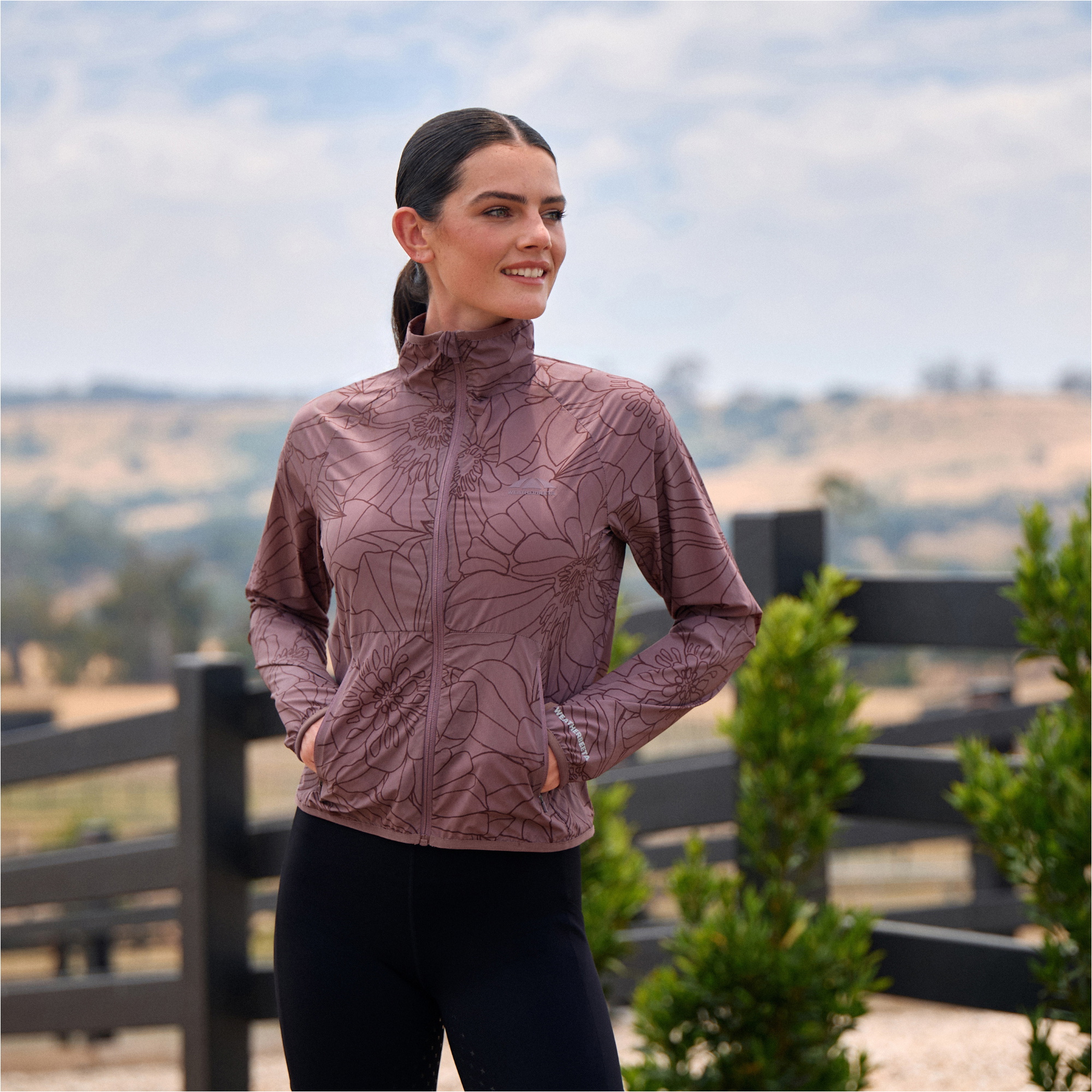 2026 Weatherbeeta Womens Lightweight UV Jacket 1028837022 - Mauve Wine / In Bloom